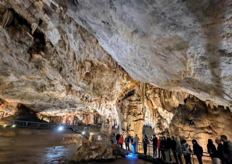 interior-cueva-de-pozalagua